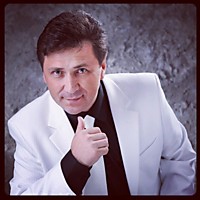 Михаил Евгеньевич Михайлов ( Мистер Шлягер) - певец, композитор, ведущий теле-радио-шоу программ, продюсер грамзаписи - Москва.